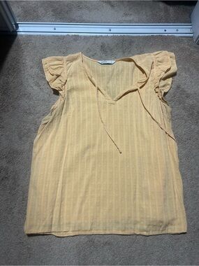 Sonoma Pale Yellow Flutter Sleeve V-Neck Blouse